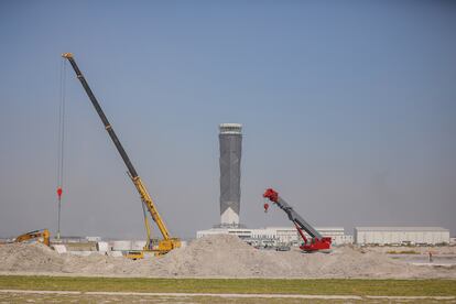 Torre de control del Aeropuerto Internacional Felipe Ángeles durante el recorrido realizado en octubre