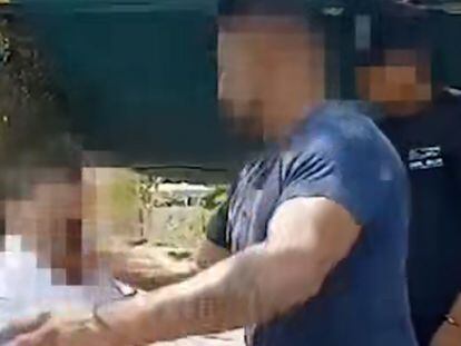 Captura de un video compartido en redes sociales de criminales agrediendo a transportistas de Acapulco.