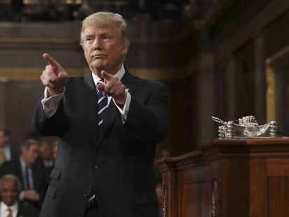 Trump, ofrece su discurso en el Congreso en Washington, este martes.