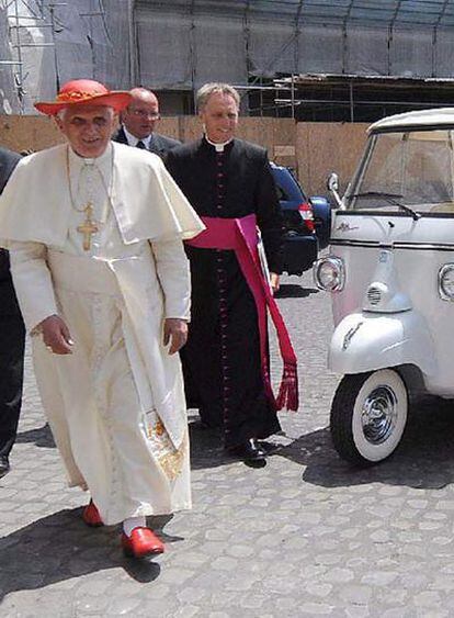 El Papa no viste de Prada, viste de Cristo
