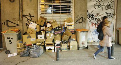 Basura en una calle de Madrid. 