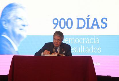 Guillermo Lasso en la presentación del libro '900 días: democracia y resultados', en Carondelet, el 21 de noviembre.