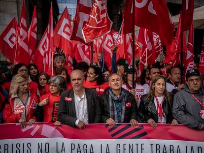 Miles de personas en Madrid en noviembre, en una manifestación convocada por CCOO y UGT para reclamar el aumento de los salarios.