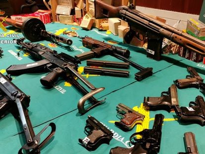La Guardia Civil desarticula una organización dedicada al tráfico de armas y munición.