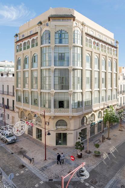 The House of Crystals, former Reina Victoria Hotel (1920-1926).