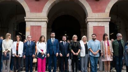 El presidente de  la Generalitat, Pere Aragonès, ha presidido este martes un minuto de silencio del Parlament por el asesinato de una mujer en Campdevànol.