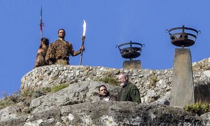 Un momento del rodaje de la séptima temporada de 'Juego de tronos' en San Juan de Gaztelugatxe.