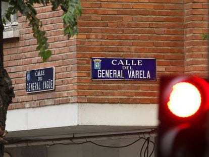 Confluencia de las calles del general Yagüe y del general Varela, en el distrito de Tetuán.
