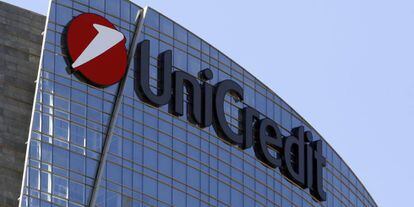 Sede de Unicredit en Mil&aacute;n (Italia).