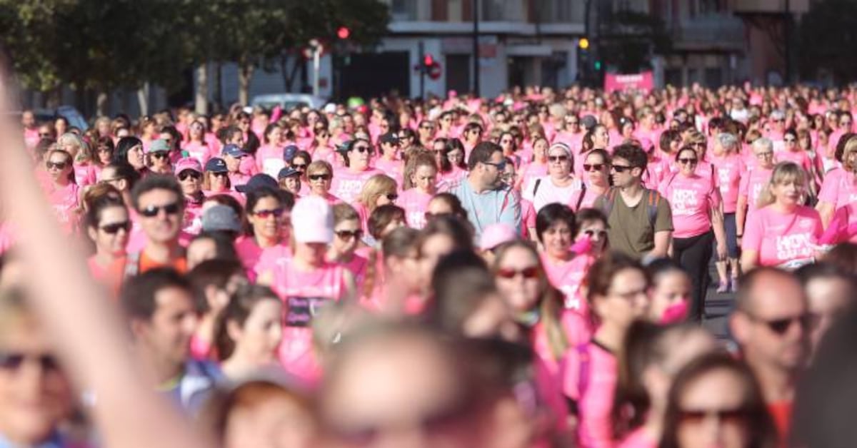 La ‘marea Rosa’ Inunda Las Calles En Una Carrera De 15.000 ...