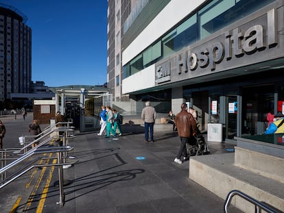 Acceso al hospital de La Paz en Madrid.