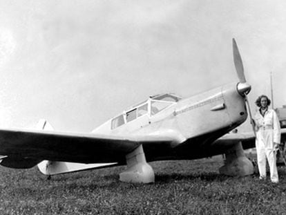 Beryl Markham en un aeródromo de Londres en 1936.