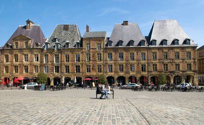 La plaza Ducale de Charleville, en Francia.