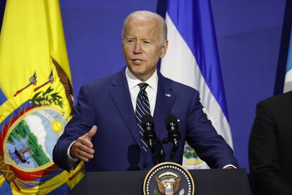El presidente de los Estados Unidos, Joe Biden, habla durante la firma de la Declaración de Los Ángeles.