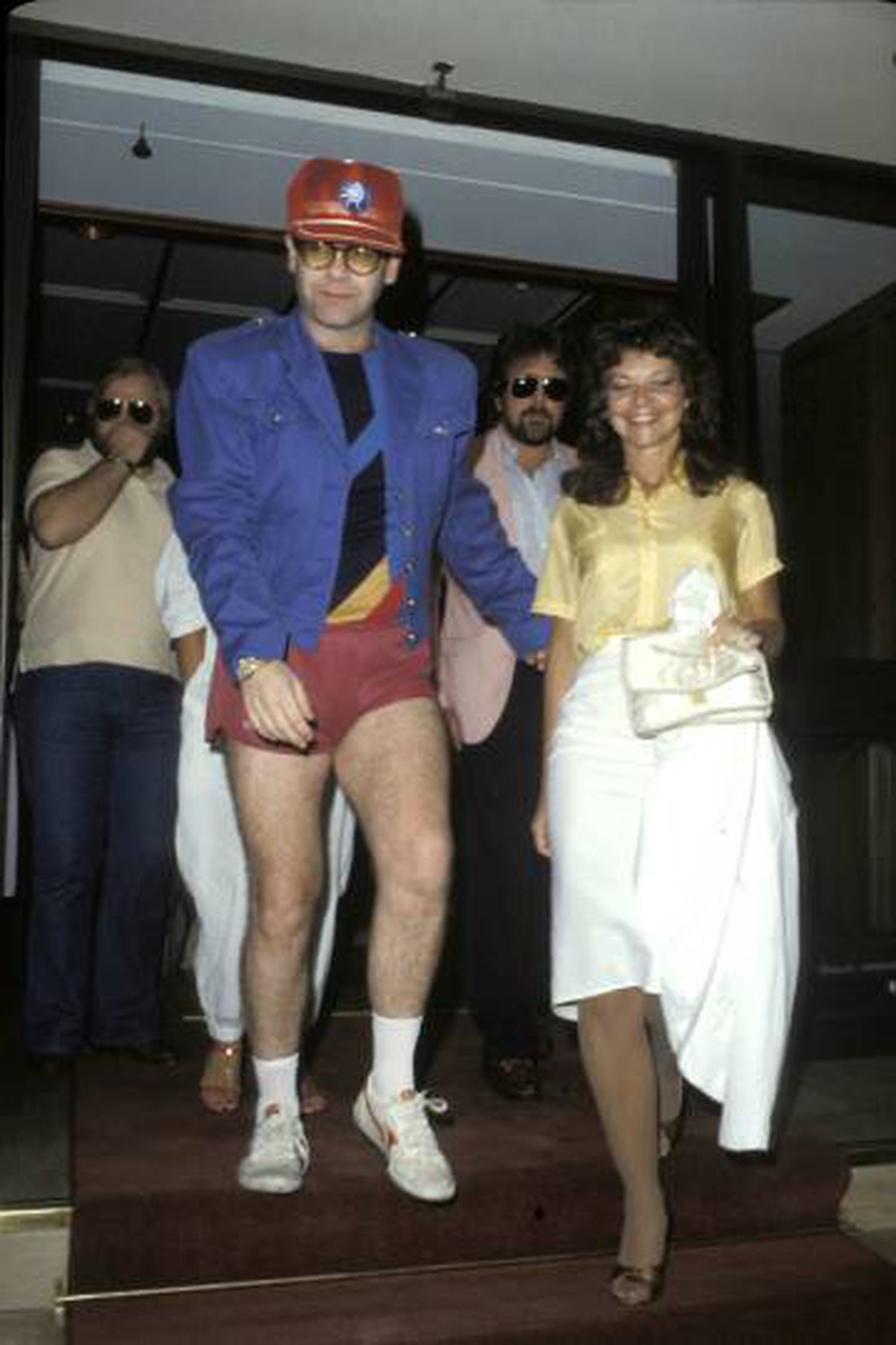 Así fue la fiesta tras la boda en Sidney el 14 de febrero de 1984 entre Elton John y Renate Blauel: ropa casual y colorines.