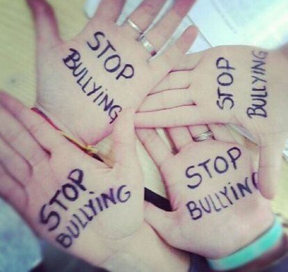 ‘Stop bullyng’, el mensaje que repite en sus redes sociales.
