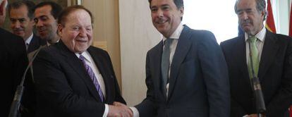 Ignacio González junto al magnate Sheldon Adelson.