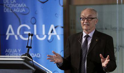 El premio Nobel de Econom&iacute;a Finn E. Kydland, durante su conferencia en el Foro de la Econom&iacute;a del Agua, el 8 de abril de 2016. 