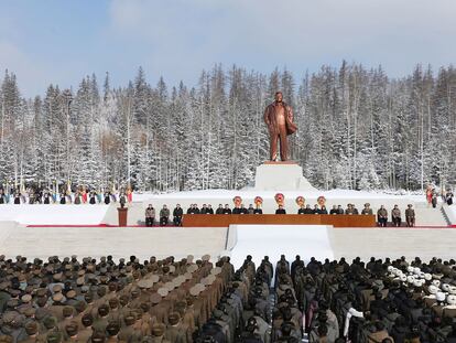 Reunión por el 80 aniversario del nacimiento de Kim Jong-il, presidida por Kim Jong-un, en febrero.