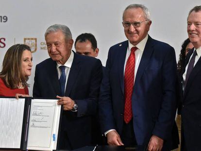 López Obrador con los tres negociadores del TMEC: Freeland, Seade y Lighthizer.