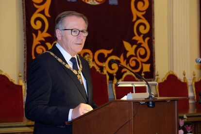 Eduardo de Castro, de Ciudadanos, toma posesión en el Salón Dorado del Ayuntamiento de Melilla como presidente de la Ciudad Autónoma, en julio de 2019.