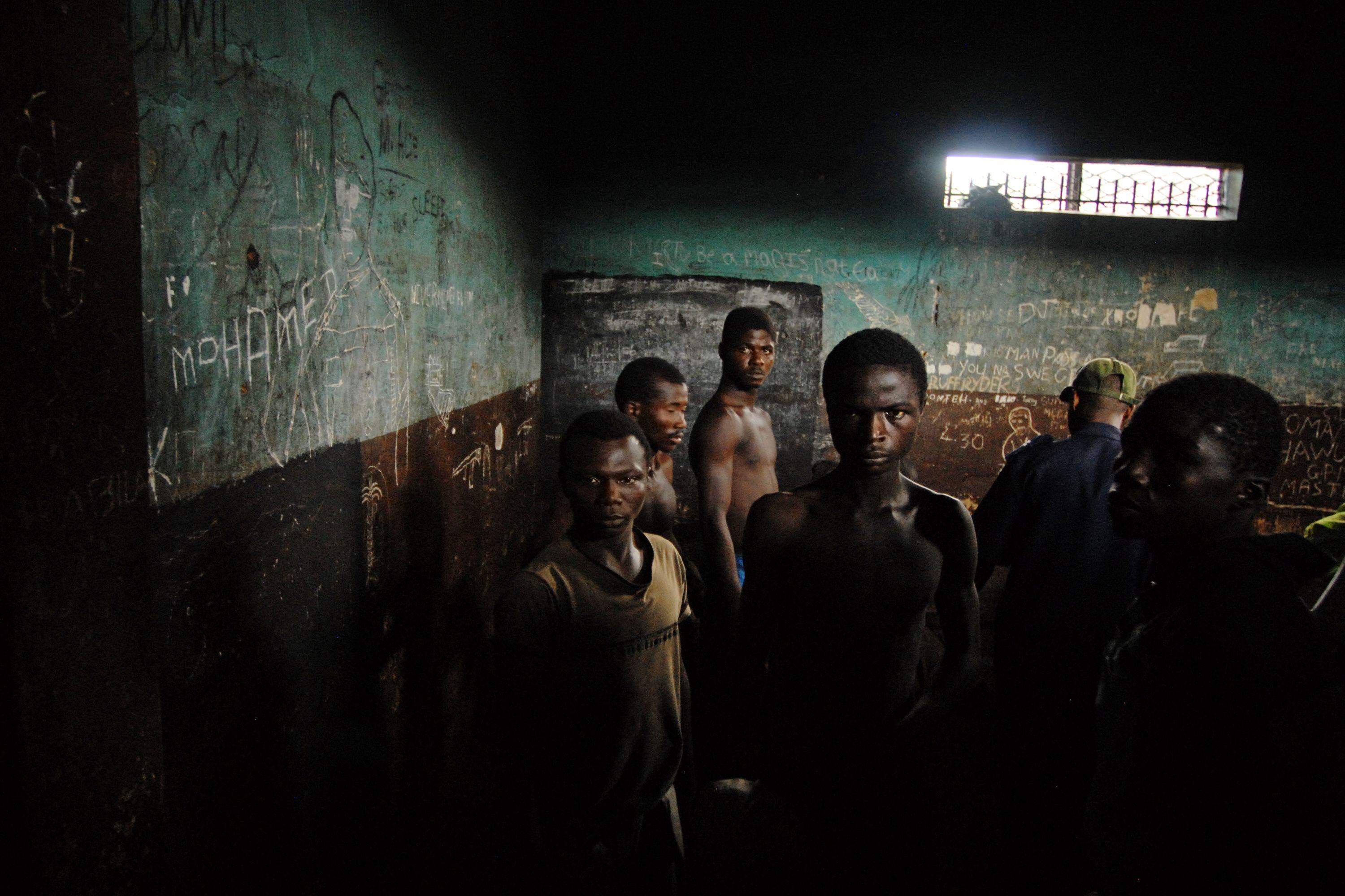 Imagen de archivo de presos de la cárcel de Pademba, en Freetown, Sierra Leona, en noviembre de 2006.