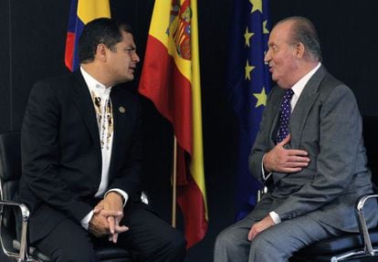 El rey Juan Carlos y el presidente de Ecuador, Rafael Correa, en C&aacute;diz.