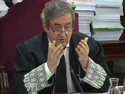 El fiscal Javier Zaragoza durante la segunda jornada del juicio del 'procés en la sala de plenos del Tribunal Supremo. 