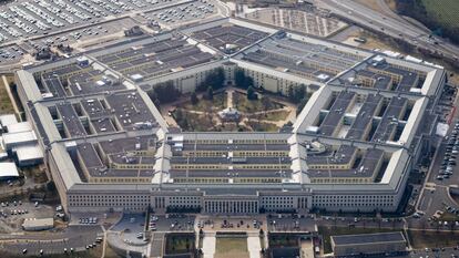 El autor de la filtración del Pentágono sobre Ucrania obtuvo los papeles en una base militar