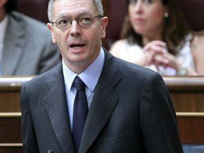 El ministro de Justicia, Alberto Ruiz-Gallard&oacute;n, durante su intervenci&oacute;n hoy en la sesi&oacute;n de control al Gobierno en el pleno del Congreso.