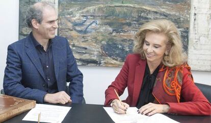 El director de orquesta Yaron Traub y la presidenta del Palau de la Música firman contrato por dos años.