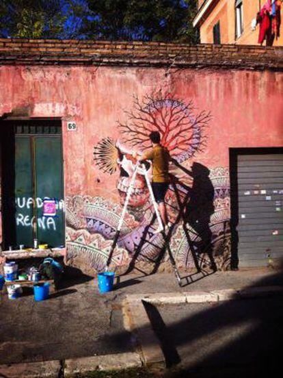 'Street art' en las calles del Pigneto, en barrio 'trendy' de Roma.