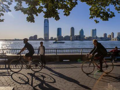 Bicicletas circulando en Battery Park, en Mahattan.