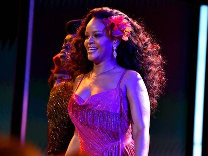 Rihanna durante su actuaci&oacute;n en los &uacute;ltimos Premios Grammy, el 28 de enero. 