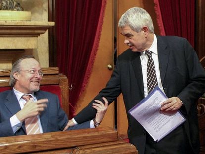 Josep Piqu&eacute; (e) i Pasqual Maragall (d) al ple del Parlament.