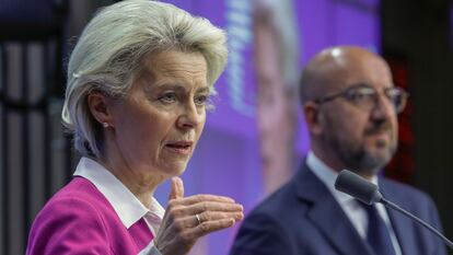 La presidenta de la Comisión Europea, Ursula von der Leyen, y el presidente del Consejo Europeo, Charles Michel, el martes.