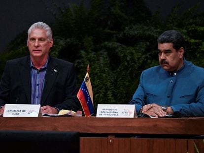 Miguel Díaz-Canel, presidente de Cuba, y Nicolás Maduro, mandatario de Venezuela, en La Habana, en mayo.