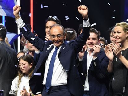 El candidato de ultraderecha, Éric Zemmour, en un acto electoral junto con Marion Maréchal, sobrina de Marine Le Pen.