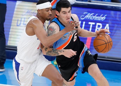 Deck ante Scrubb, en el duelo entre Oklahoma y Clippers. US Today