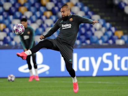 Arturo Vidal, en el estadio San Paolo. 