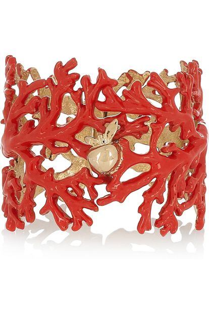Todo un lujo: brazalete de coral con piedra de Aurélie Bidermann para Net-a-porter (1.287 euros).