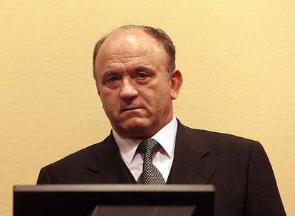 El antiguo general servio Stanislav Galic hoy, en el Tribunal Penal Internacional de La haya, a la espera de oir la sentencia condenatoria.