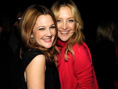 Las actrices Drew Barrymore y Kate Hudson el 6 de febrero de 2007.