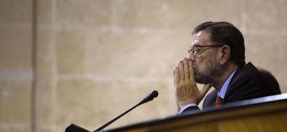 El presidente del Parlamento, Manuel Gracia, durante un pleno de la C&aacute;mara.