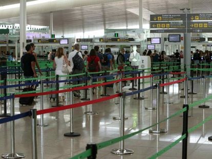 La zona de seguridad del aeropuerto de El Prat este martes