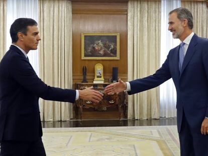 El rey Felipe VI recibe a Pedro Sánchez, líder de Cs. En vídeo, la propuesta de Albert RIvera, cerrada en 24 horas.