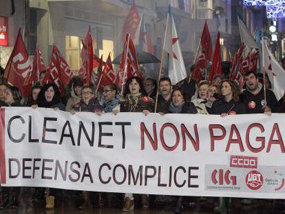 Manifestación en Ferrol de trabajadoras de Cleanet