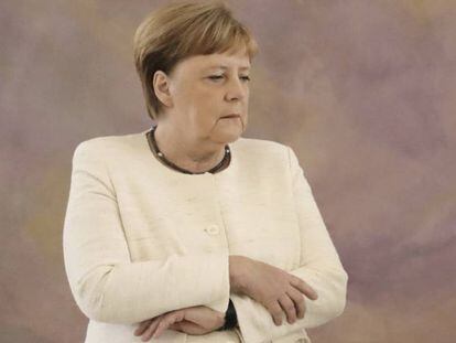 La canciller alemana, Angela Merkel, este jueves en Berlín. En vídeo, las dos ocasiones en las que Merkel ha sufrido temblores este mes en actos públicos.