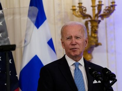 Joe Biden, este lunes en la Casa Blanca en una recepción al primer ministro griego, Kiriakos Mitsotakis.