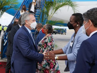 Alberto Fernández llega este 7 de febrero de 2022 en visita oficial a Barbados, última escala de una gira por Rusia y China.